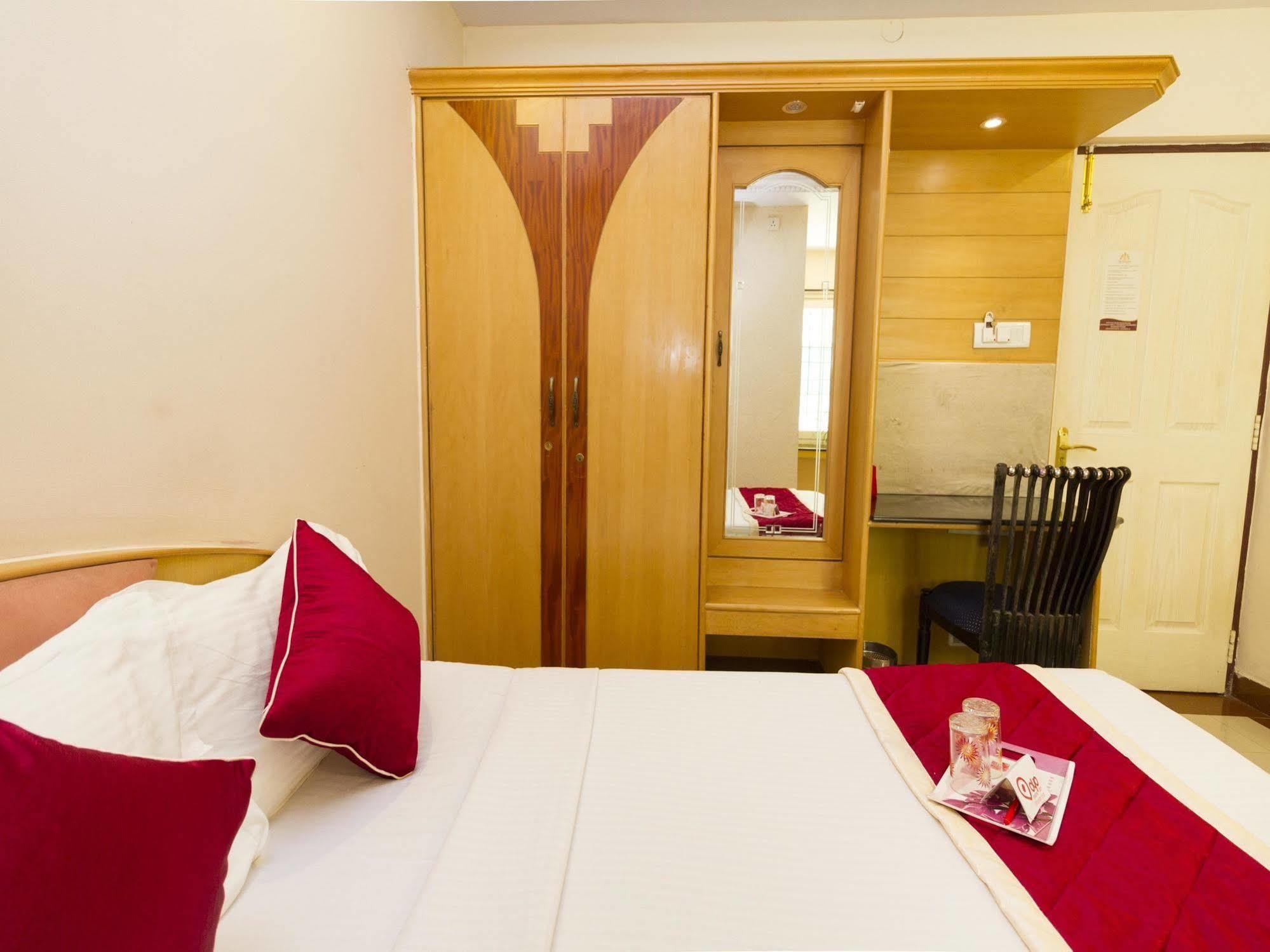 Oyo 331 Hotel Skanda Shelters Бангалор Екстериор снимка