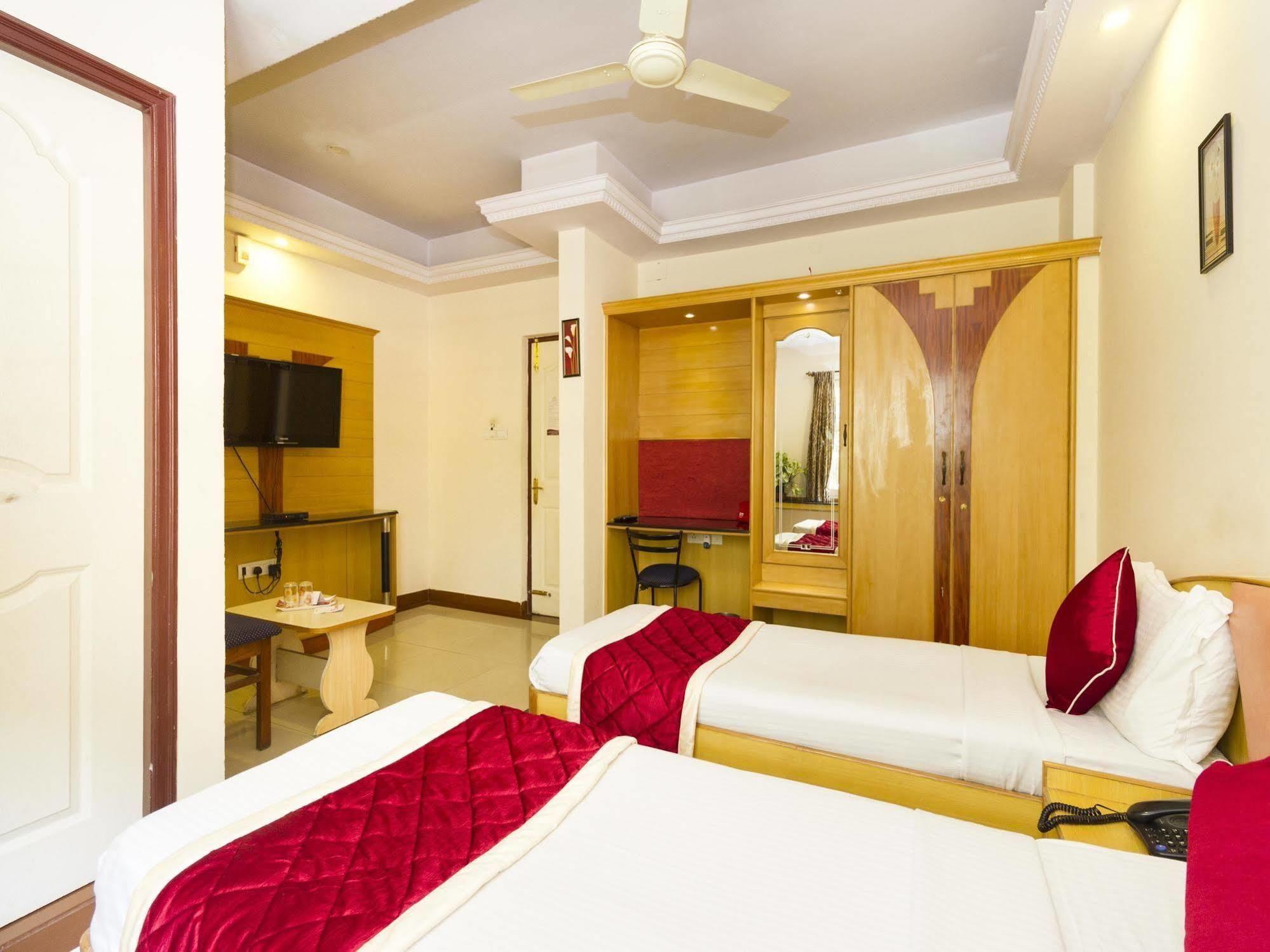 Oyo 331 Hotel Skanda Shelters Бангалор Екстериор снимка