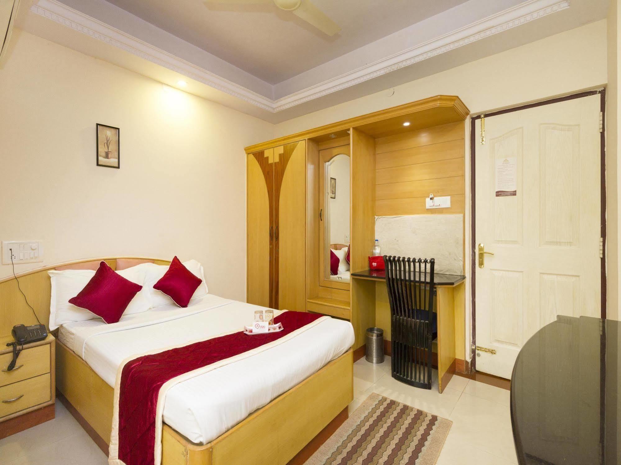 Oyo 331 Hotel Skanda Shelters Бангалор Екстериор снимка